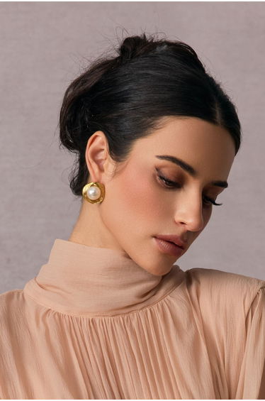 Irregular Edge Pearl Earrings