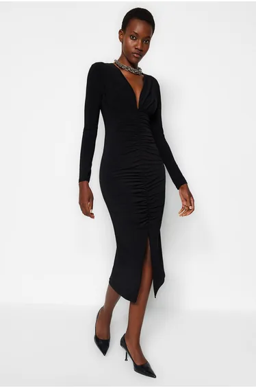 فستان ضيق لون أسود