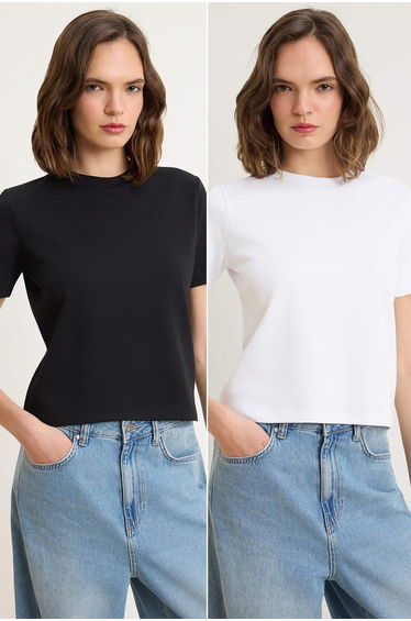 Black-White Thick Cotton Threaded Fabric Regular Cut Knitted T-Shirt Knitted T-Shirt