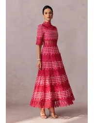 فستان ميدي بأكمام قصيرة بدانتيل مطرز - 3