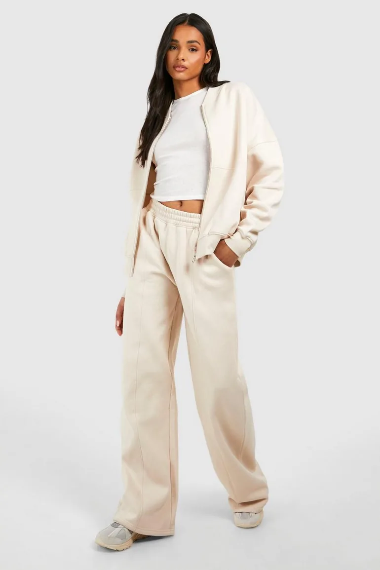 بدلة رياضة بأرجل مستقيمة و سترة بومبر بسحاب