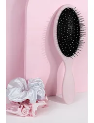 Brushworks Detangling Brush & Satin Scrunchies