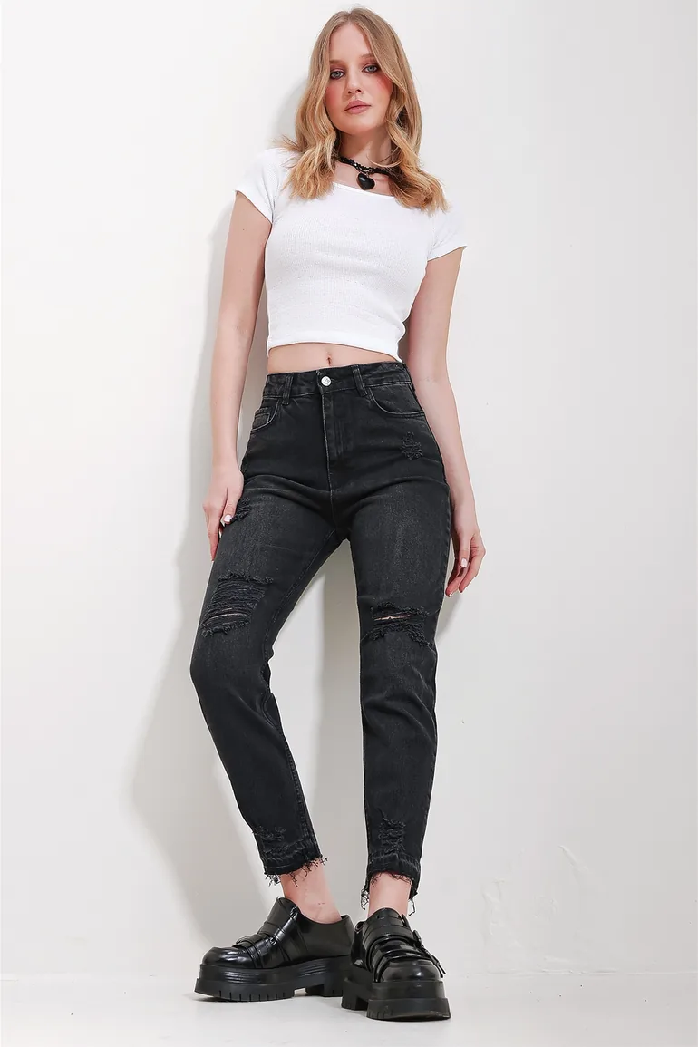 Women's Black High Waist Pocket Mom Jeans - 2