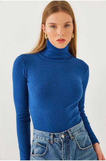 Women's Turtleneck Report Basic top