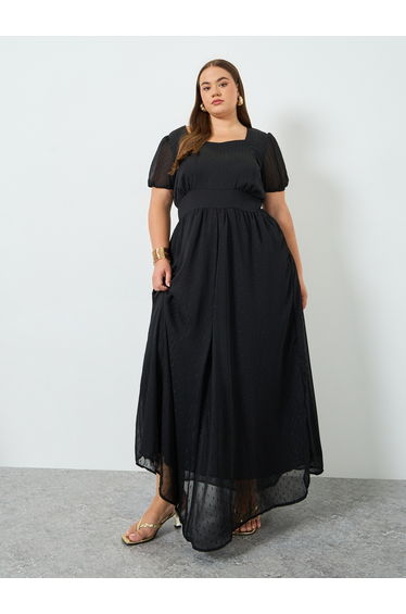 Plus Size Sweetheart Neck Dobby Maxi Dress