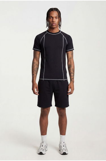 Muscle Fit Contrast Stitch Raglan T-Shirt - black