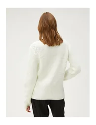 Melis Ağazat X - Button Detailed V-neck Knitted Cardigan with Pockets. - 3
