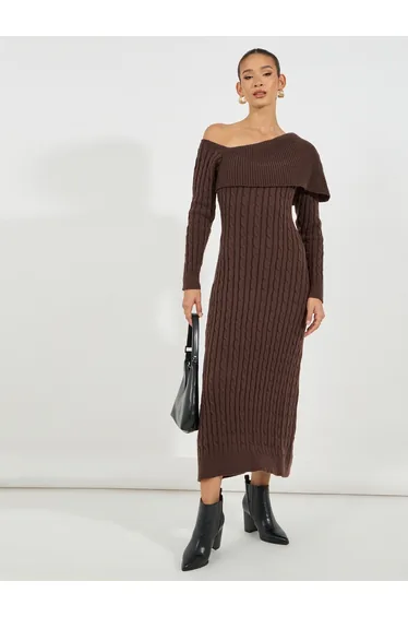 فستان ميدي محبوك مضلع بياقة غير متناظرة