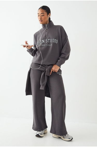 DSGN Studio Applique Straight Leg Jogger - charcoal