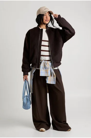 جاكيت بومبر بمظهر صوف