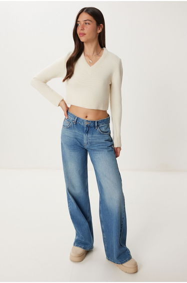 Women's Cream V-Neck Crop Knitwear Sweater