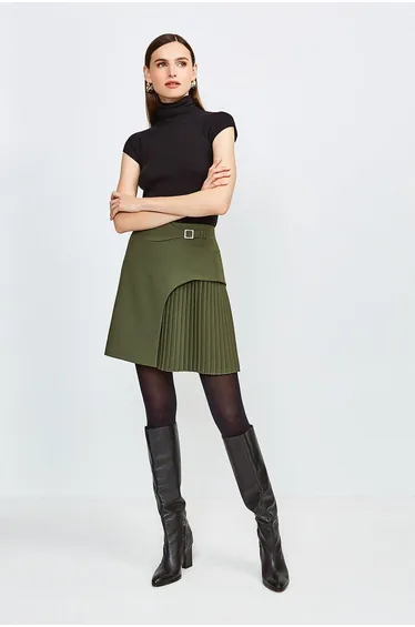 Buckle Detail Pleated Mini Skirt