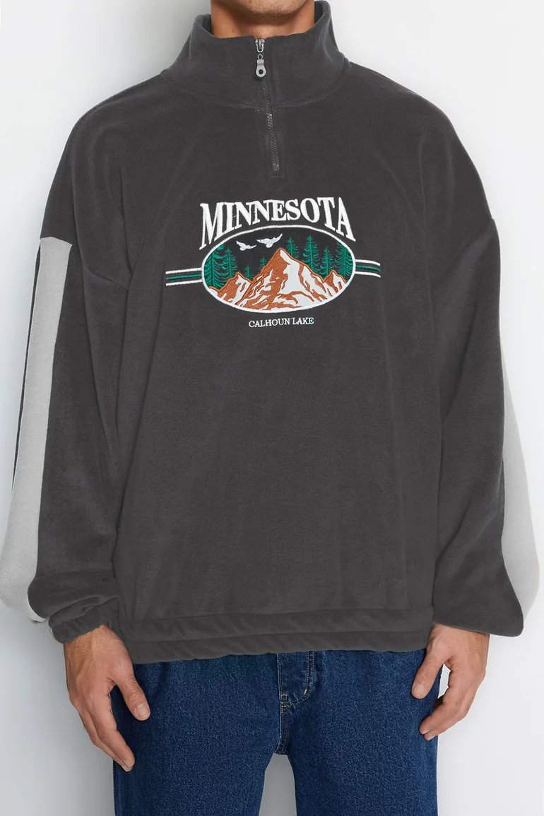 سويتشيرت فليس  بياقة عالية بسحاب بتطريز - 5