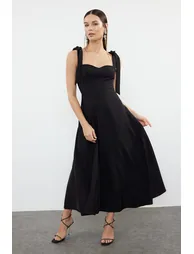 فستان بتصميم بشكل A بحمالات بربطة - 5