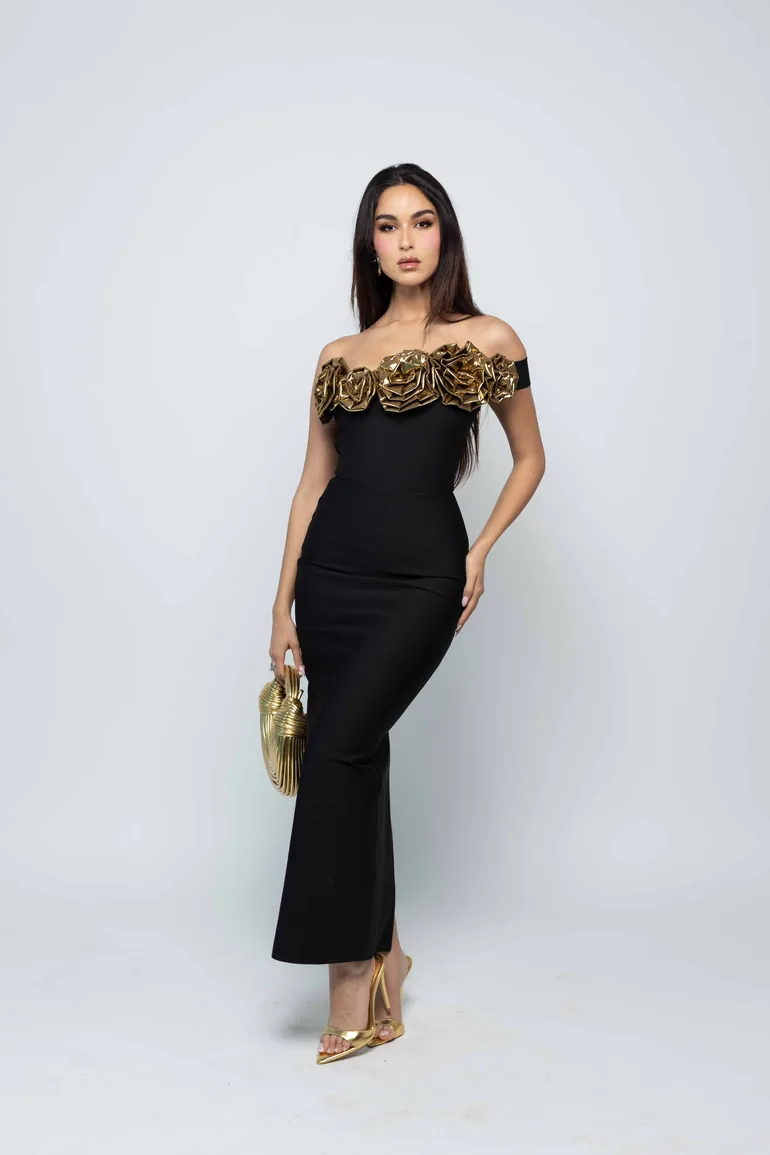 GOLDEN STACY FLOWER DETAILS BLACK BANDAGE DRESS Mateeno Black : Premium  Dresses : VogaCloset Oman