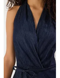 فستان دينيم ماكسي بكشكش بياقة هالتر لون أزرق - 2