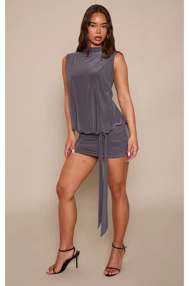 فستان بريتي ليتل ثينق رمادي قصير بقصة ضيقة