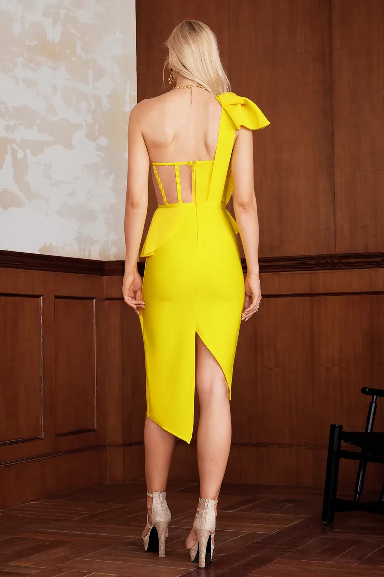 spak one shoulder midi dress Spak One Shoulder Midi Dress Bella Barnett Yellow : Evening Dresses :  VogaCloset Oman