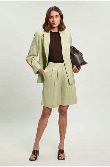Polished Linen Blend Tailored Knee Short
