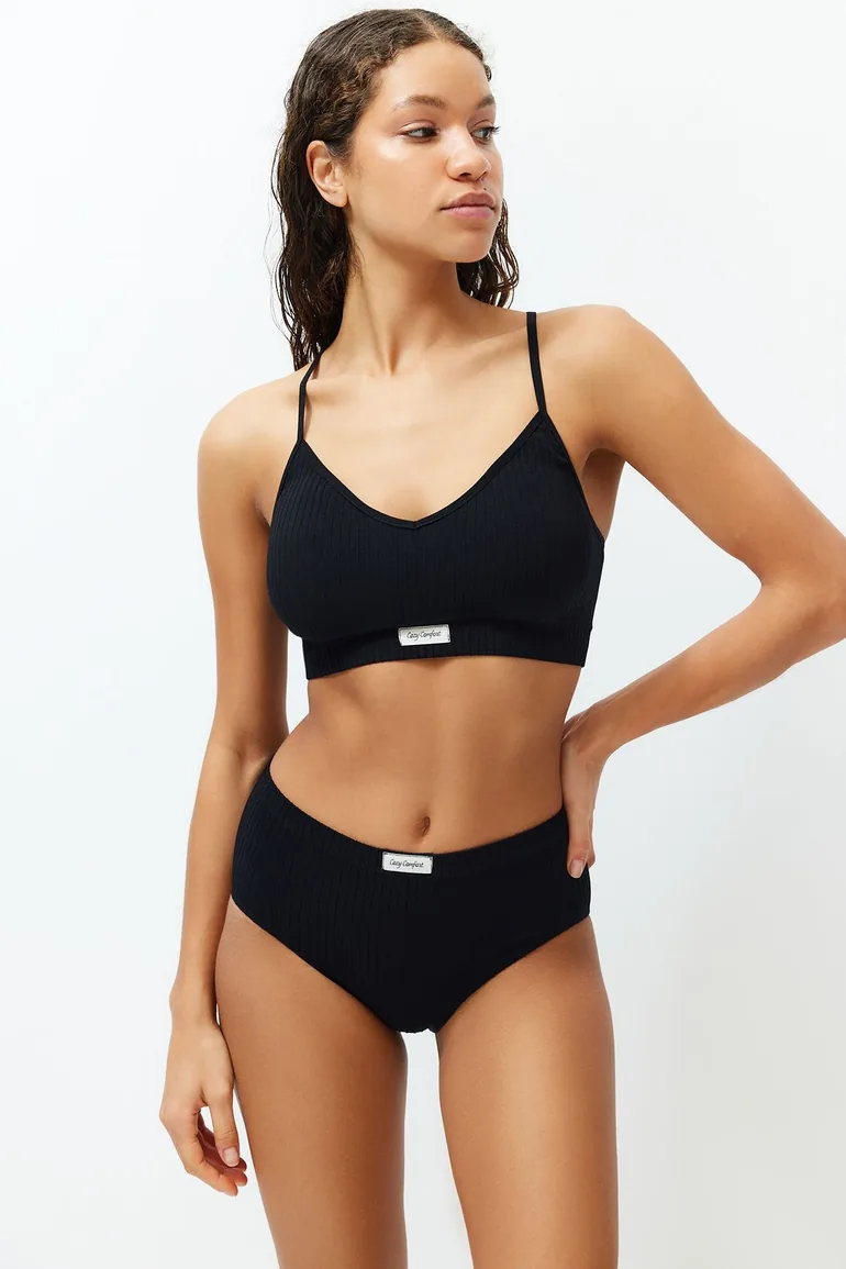 Black Seamless Covered Underwear Set with Label Detail - 4