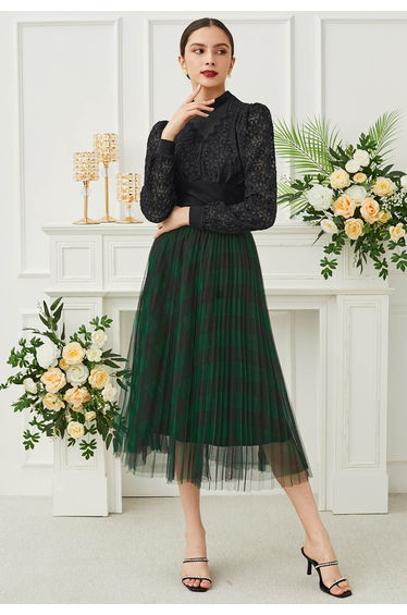 Bold Checks Double-Layered Mesh Midi Skirt in Green