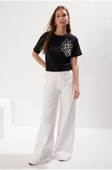 Black 100% Cotton Regular/Normal Pattern Flower Embroidered Knitted T-Shirt