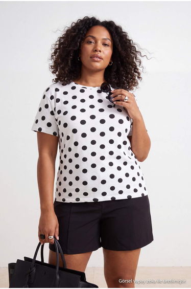 Ecru Polka Dot Patterned Crew Neck Basic Plus Size Blouse product thumbnail 4