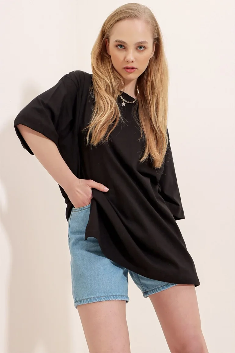T-Shirt - Black - Oversize - 4