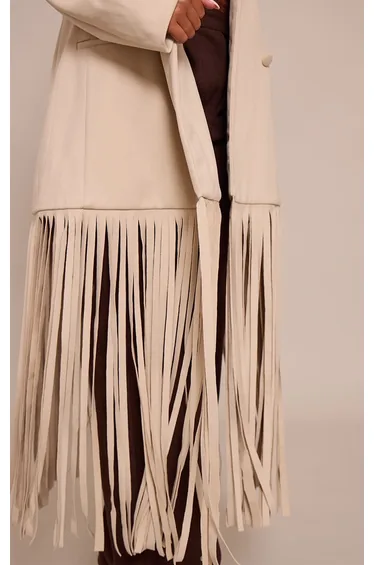 بليزر بمظهر صوف بحواف بشراشيب لون كريمي - للمقاسات الممتلئة