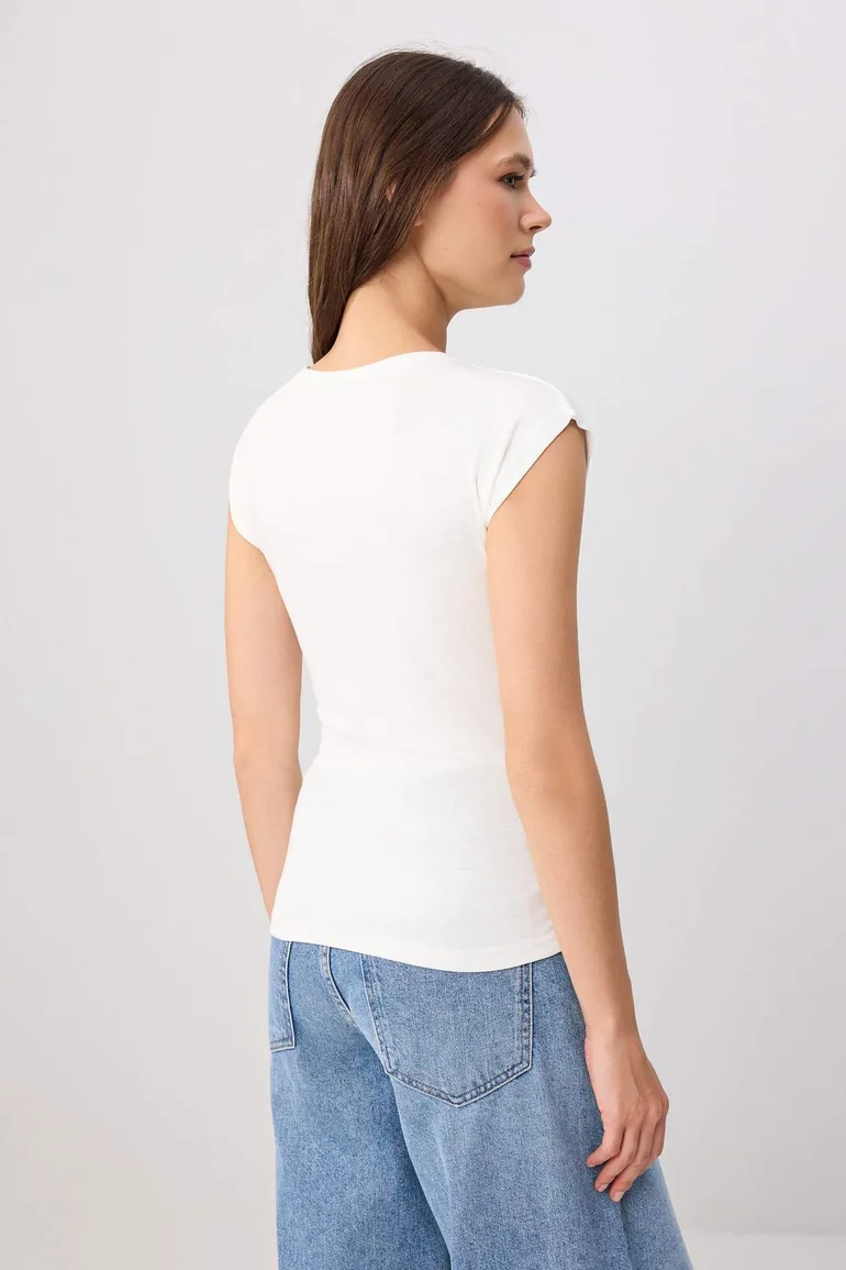 Black-Ecru Fitted/Bodycon Moon Sleeve Short Sleeve Soft Knitted Blouse - 3