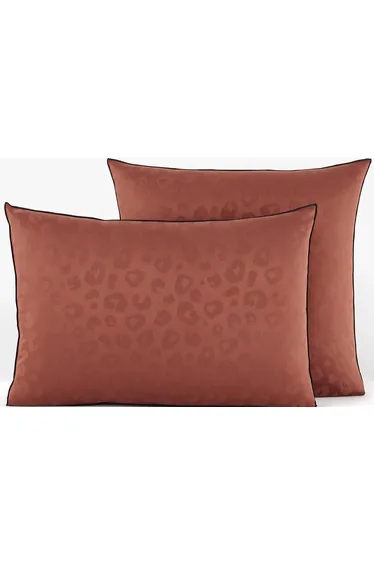 غطاء وسادة قطن ساتان بطبعة ليوبارد لون بني