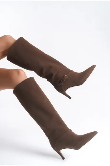 Brown premium suede boot