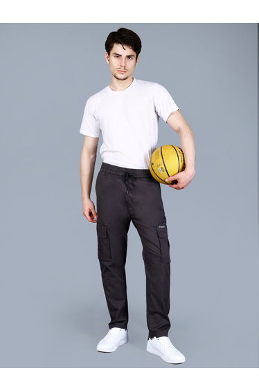 Men Solid Cargo Pants with Drawstring