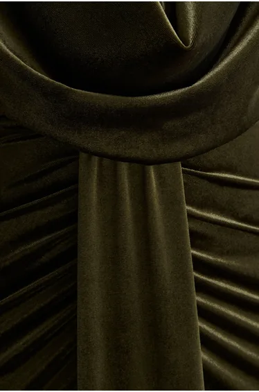 فستان كلوب ال لندن مخمل أخضر ماكسي بقصة ميرمايد