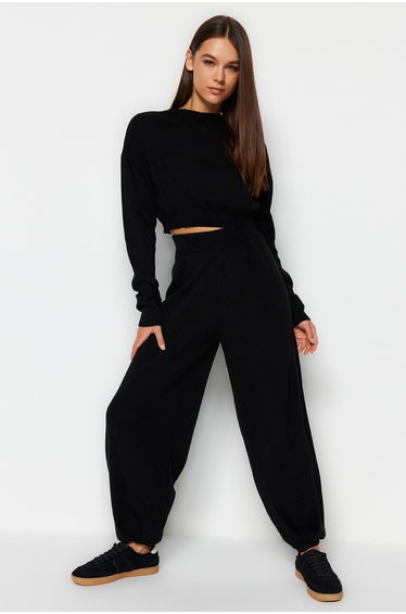 Two-Piece Set - Black - Regular fit