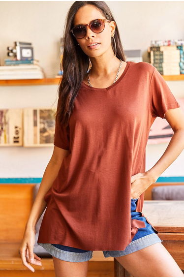 Women's Bitter Brown V-Neck Side Slit Flowy Loose T-Shirt T-Shirt