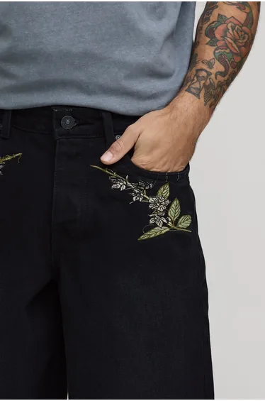 شورت  بوهو مان أسود بقصة عريضة