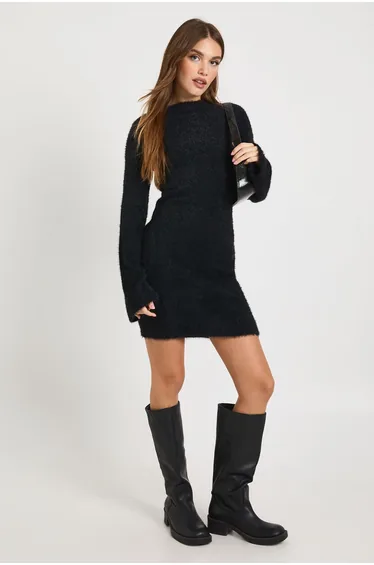 فستان بوهو كنزةشتوي أسود قصير بقصة ضيقة بأكمام طويلة