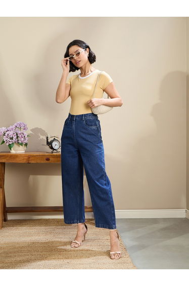 Women Beige Contrast Round Neck Fitted Crop T-Shirt