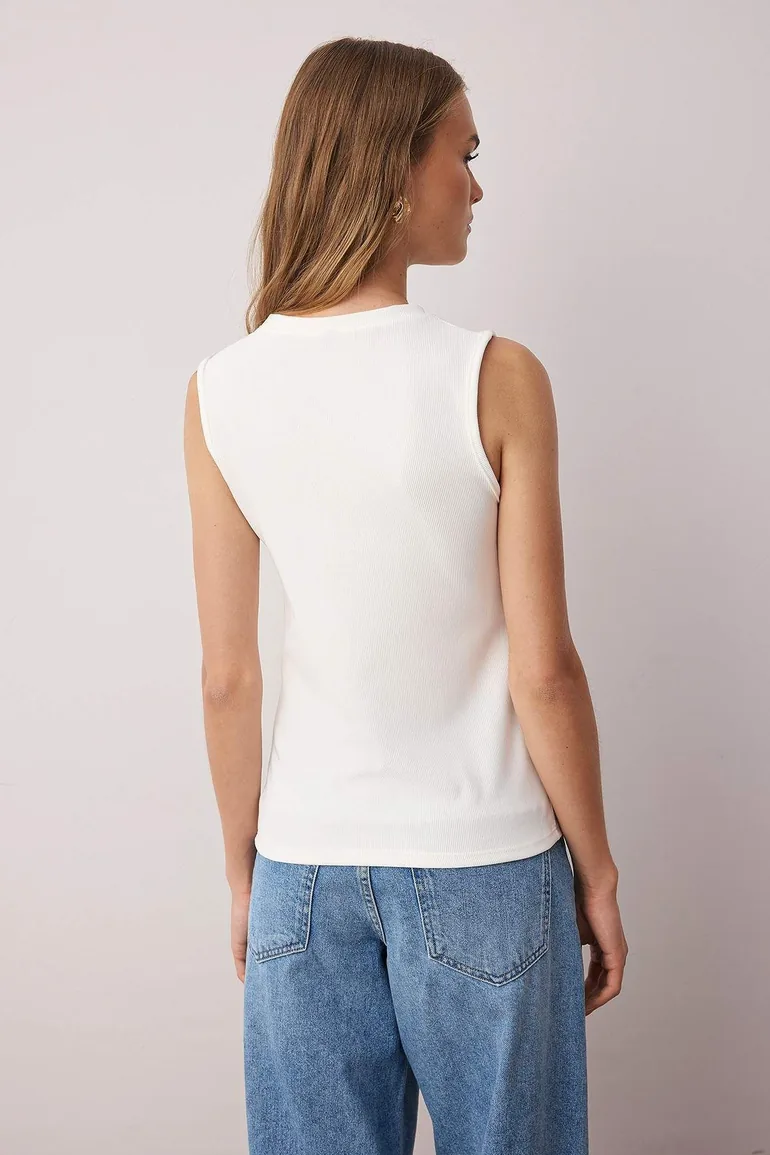 White Accessory Buttoned Crew Neck Regular Length Vest Knitted Blouse - 3
