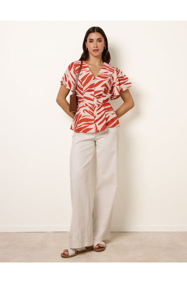 Top with Brushstroke Leaf Print