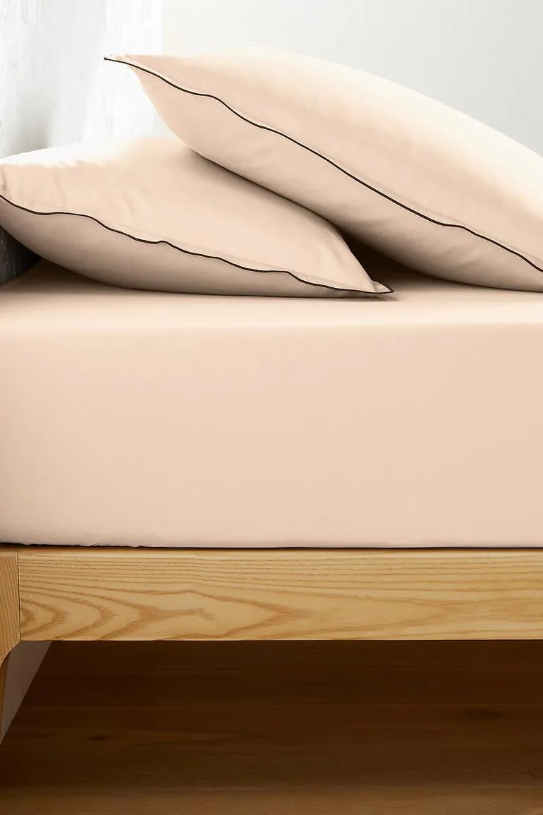 شرشف سرير قطن ساتان مغسول سادة بحواف مطاطية