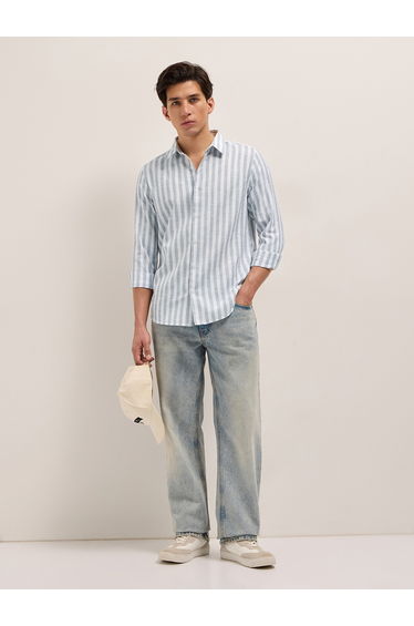 Men Stripes Slim Fit Casual Shirt