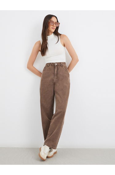 High Rise Washed Mom Fit Jeans