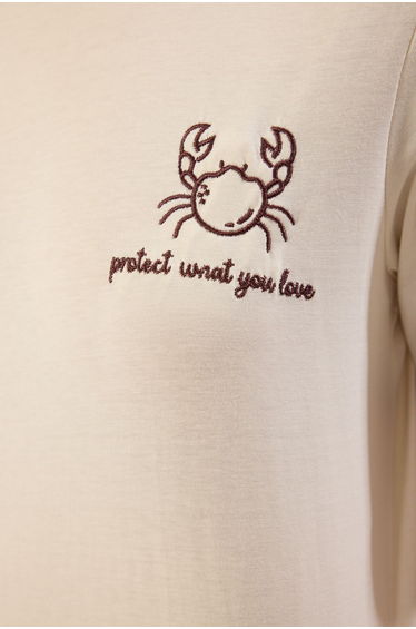 stone 100% Cotton Embroidered Contrast Piping Detailed Knitted T-Shirt product thumbnail 4