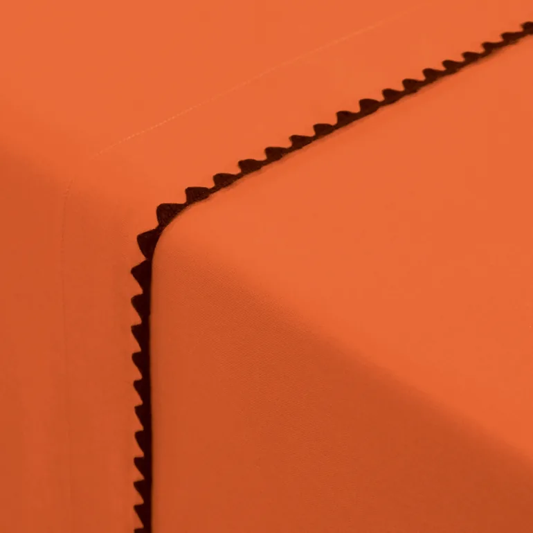 شرشف سرير قطن بتطريز بطبعة شعار - 2