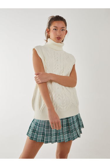 Sleeveless Knit Turtleneck