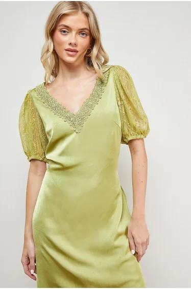 فستان ميدي دانتيل بكشكش بأكمام منفوخة سادة