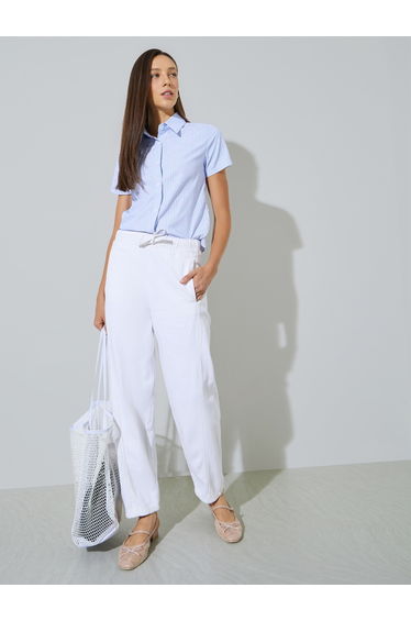 White Barrel Fit Jogger Style Jeans