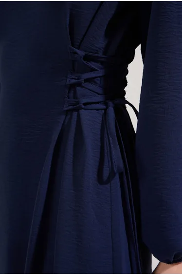 فستان لون كحلي